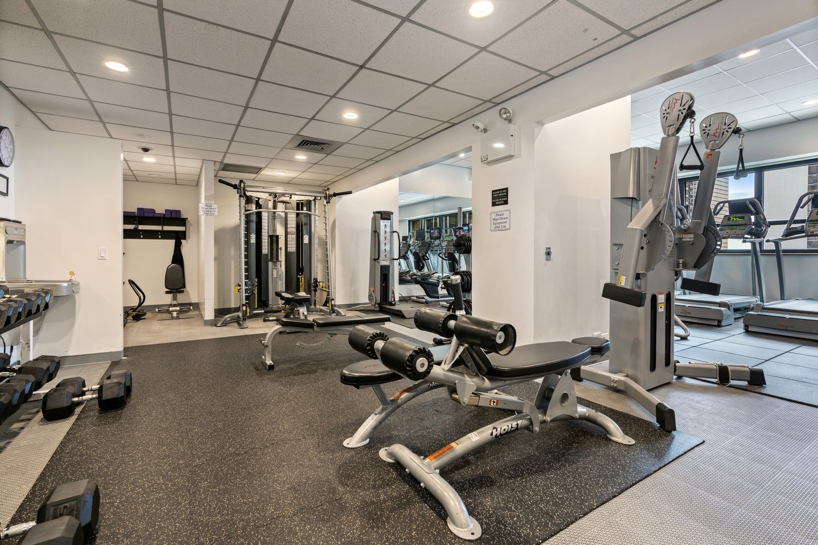 1030 North State Street, Unit 13E Chicago, IL 60610 - Photo 25 of 30 a view of a room with gym equipment