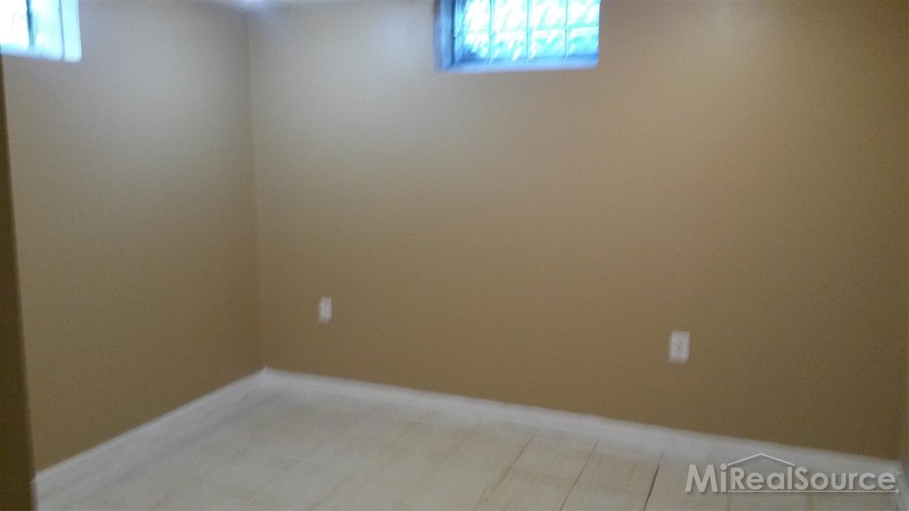 3431 Crooks Road Troy, MI 48084 - Photo 22 of 24 31224269-21.JPG