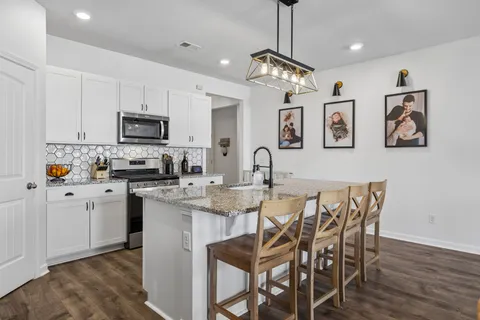 $389,900 | 2013 Tate Farm Lane, White House, TN 37188