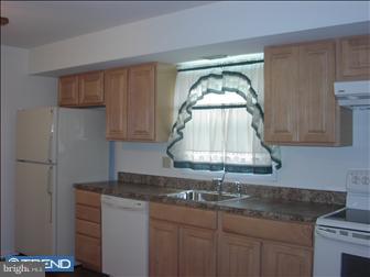 812 Markham Place Springfield, PA 19064 - Photo 3 of 7