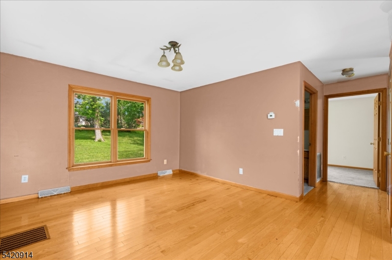 441 Pittstown Road Pittstown, NJ 08867 - Photo 10 of 48