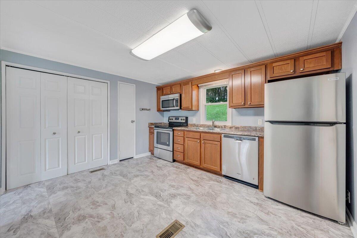 3488 Webster Road Blue Ridge, VA 24064 - Photo 11 of 30 13-MIB00184