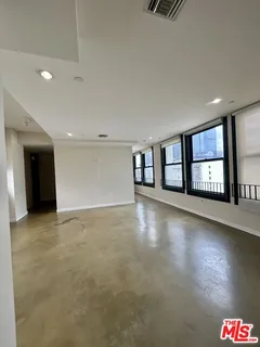 $2,700 | 315 West 5th Street, Unit 1002, Los Angeles, CA 90013