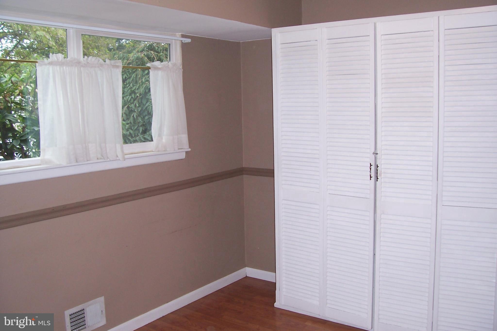 95 Falmouth Road Trenton, NJ 08620 - Photo 4 of 24 Gallery Image 4