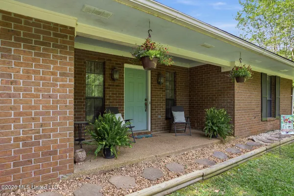 $275,000 | 19055 Midway Road, Terry, MS 39170