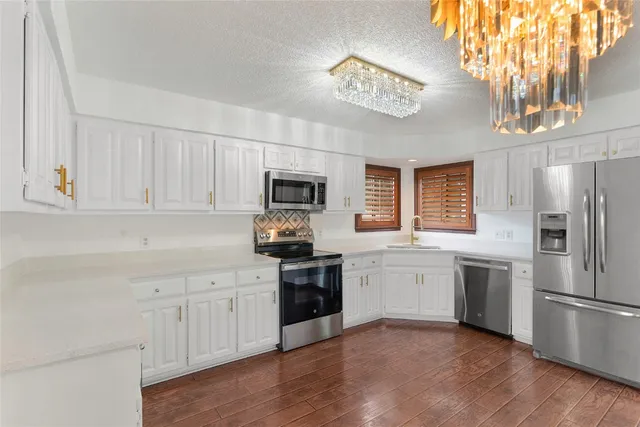 $2,275 | 21205 National Drive, Lago Vista, TX 78645