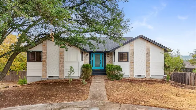 $2,275 | 21205 National Drive, Lago Vista, TX 78645