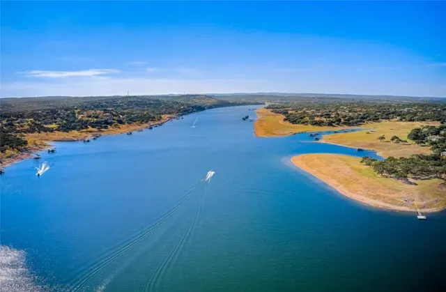 $2,275 | 21205 National Drive, Lago Vista, TX 78645