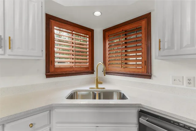 $2,275 | 21205 National Drive, Lago Vista, TX 78645