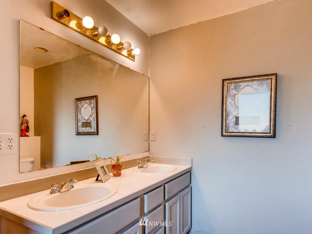 3009 200th Street Southeast Bothell, WA 98012 - Photo 7 of 11