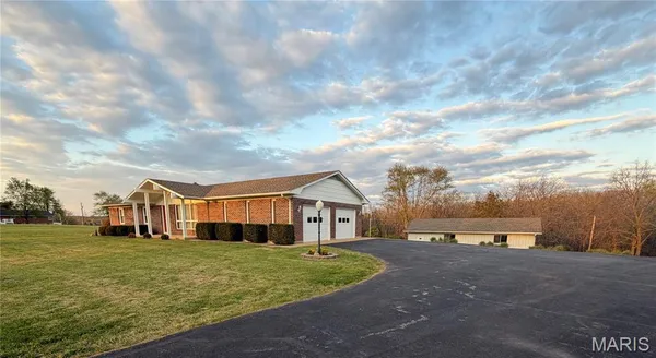 $393,900 | 1080 North And South Road, Sullivan, MO 63080