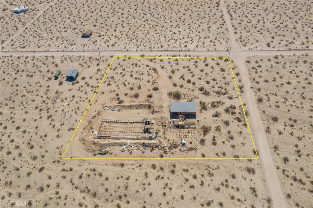 67722 Pole Line Road Twentynine Palms, CA 92277 - Photo 26 of 33 view of a brick wall