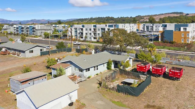 $899,000 | 2735 Petaluma Hill Road, Santa Rosa, CA 95404