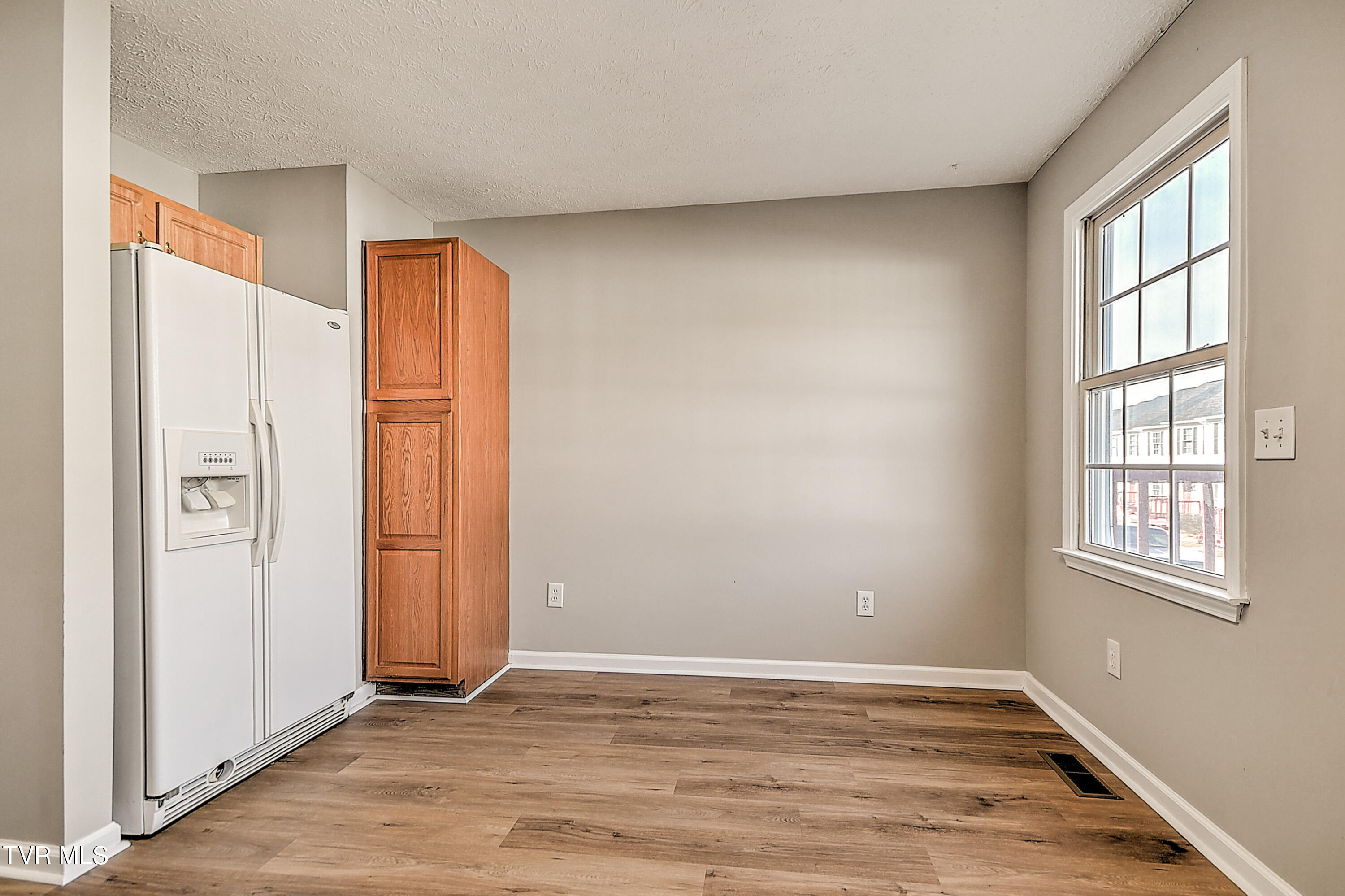 570 Beaverview Drive Bristol, VA 24201 - Photo 11 of 26 570 Beaver View JR-12