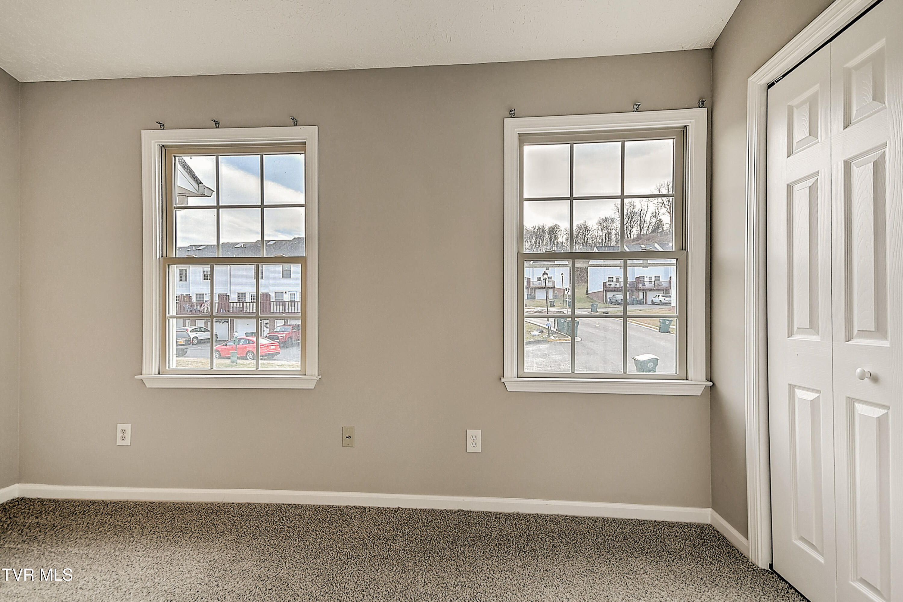 570 Beaverview Drive Bristol, VA 24201 - Photo 16 of 26 570 Beaver View JR-17