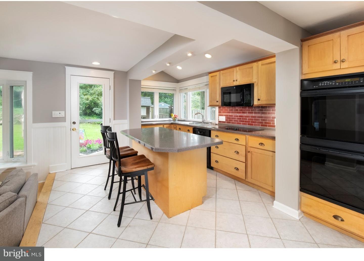 122 Fennerton Road Paoli, PA 19301 - Photo 6 of 24 Kitchen