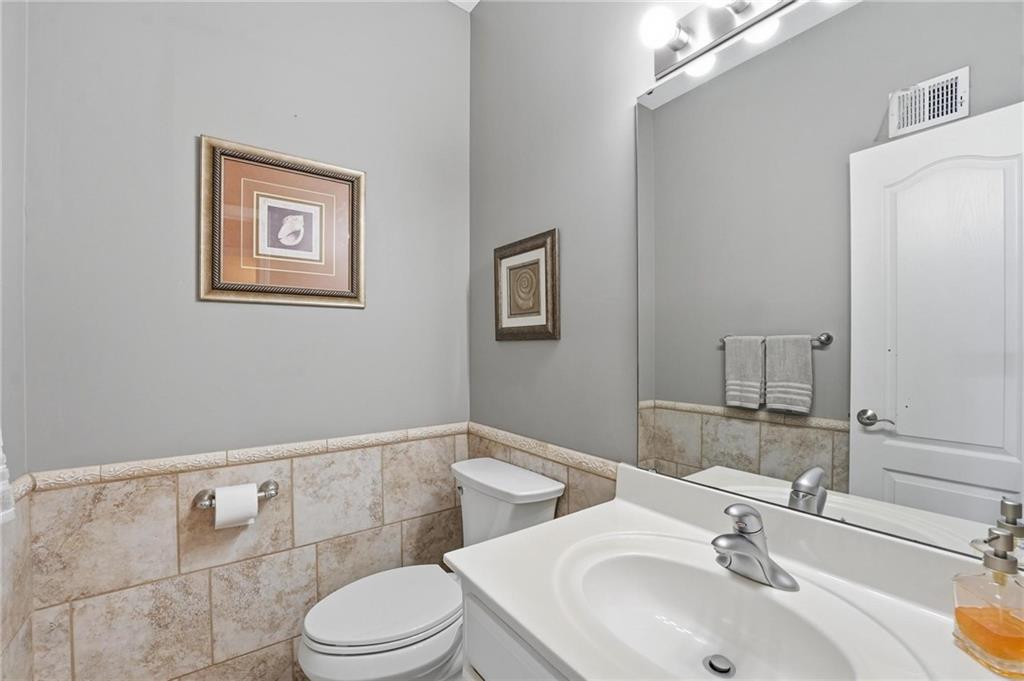 12616 Donahoo Road Kansas City, KS 66109 - Photo 12 of 59