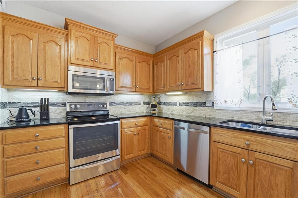 12616 Donahoo Road Kansas City, KS 66109 - Photo 16 of 59