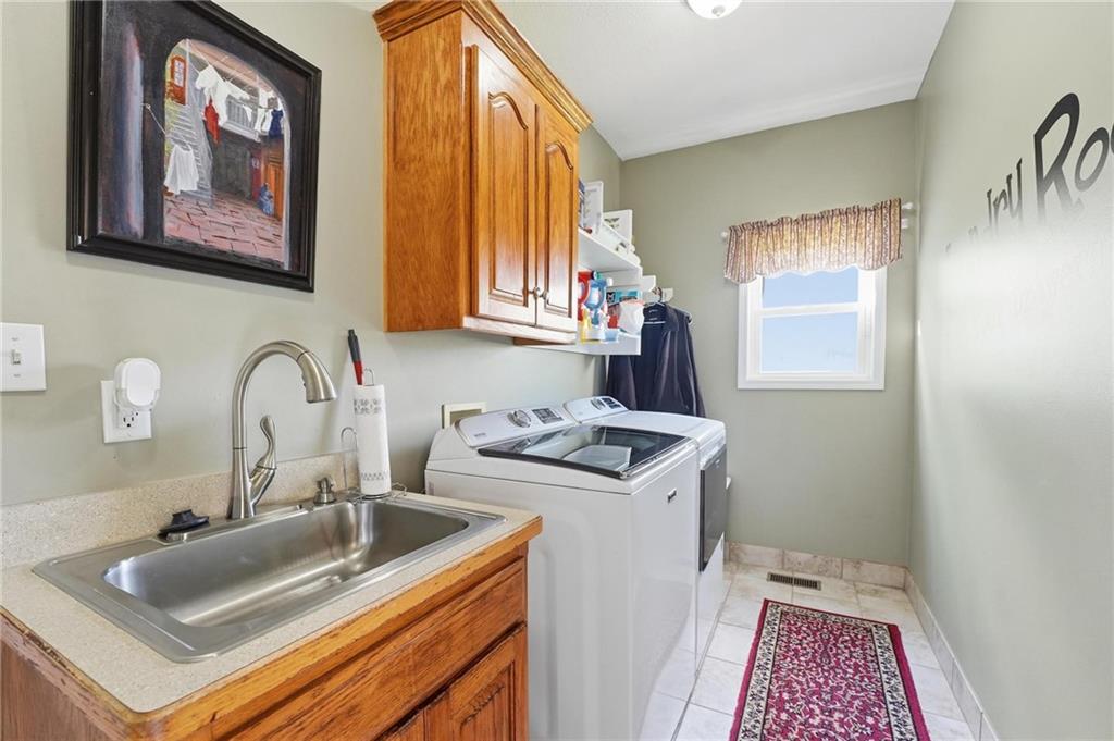 12616 Donahoo Road Kansas City, KS 66109 - Photo 19 of 59