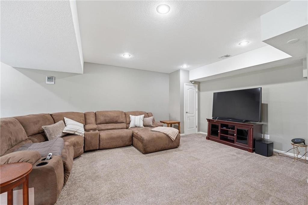 12616 Donahoo Road Kansas City, KS 66109 - Photo 28 of 59