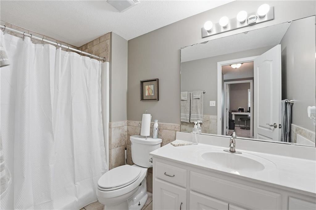 12616 Donahoo Road Kansas City, KS 66109 - Photo 33 of 59
