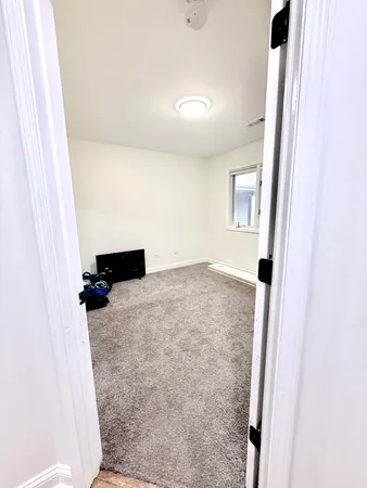 $2,350 | 9418 Erie Street, Highland, IN 46322