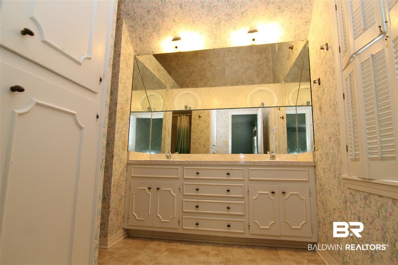 7147 Chapman Street Fairhope, AL 36532 - Photo 25 of 48 Master Bathroom
