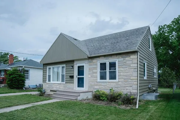 $296,000 | 1411 3 1/2 Street Southeast, Rochester, MN 55904