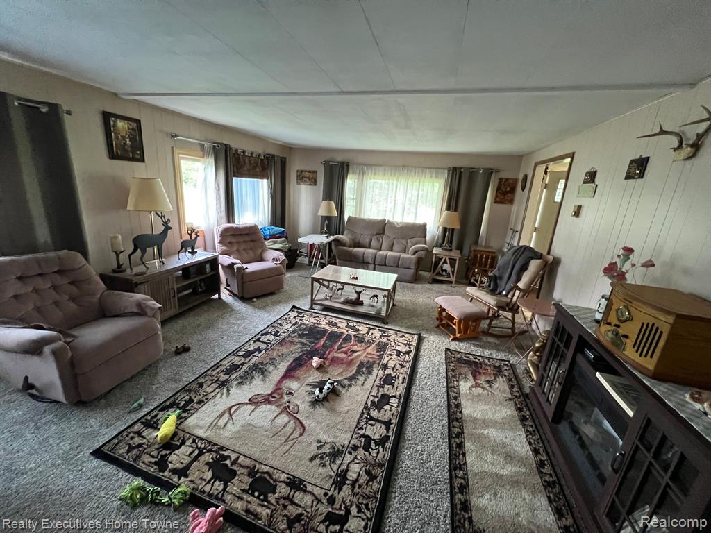 5690 Harrington Road Croswell, MI 48422 - Photo 9 of 24