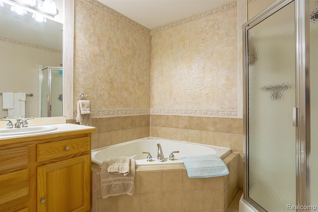 5441 Ivy Court Howell, MI 48843 - Photo 11 of 21