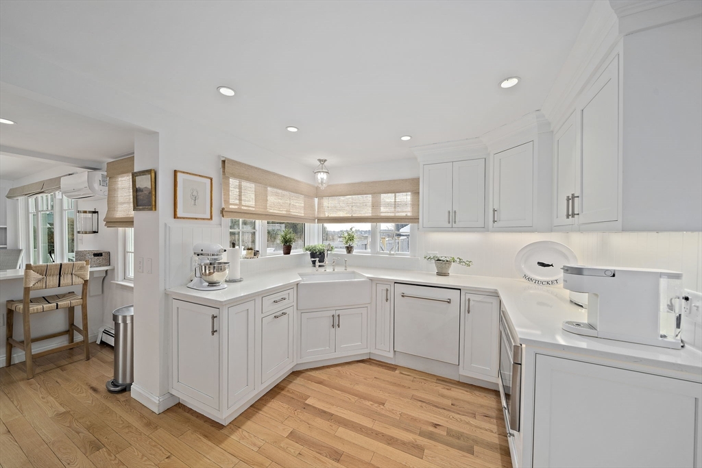 55 Crescent Avenue Scituate, MA 02066 - Photo 7 of 33