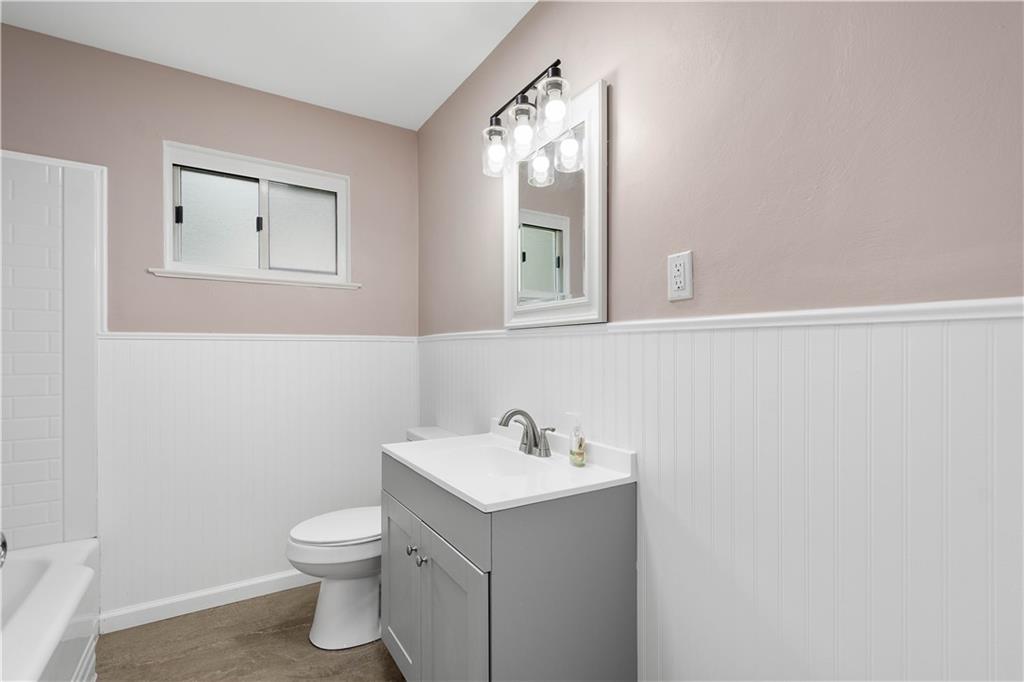 2811 Middletown Road Ingram, PA 15204 - Photo 8 of 21 1st Floor Bathroom