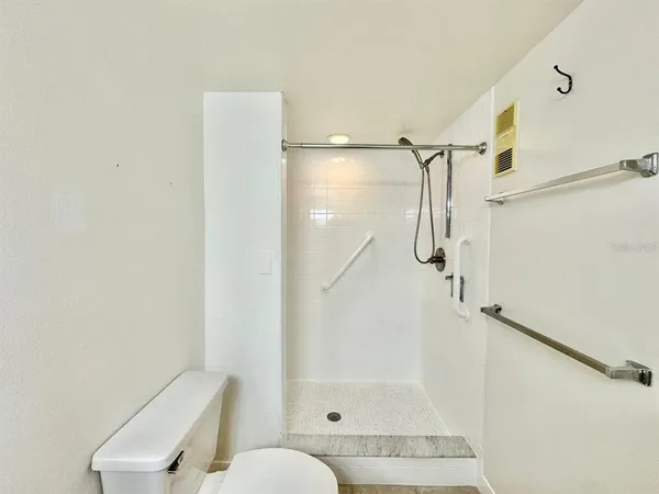 $1,995 | 2333 Feather Sound Drive, Unit B503, Clearwater, FL 33762