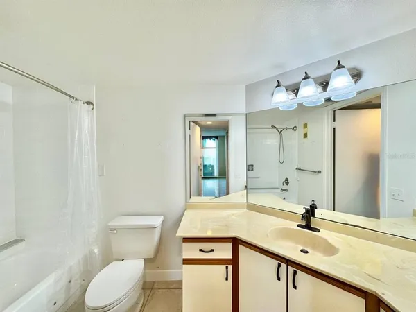 $1,995 | 2333 Feather Sound Drive, Unit B503, Clearwater, FL 33762