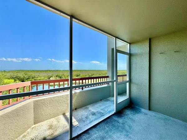 $1,995 | 2333 Feather Sound Drive, Unit B503, Clearwater, FL 33762