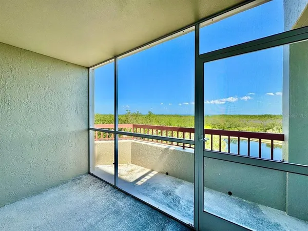 $1,995 | 2333 Feather Sound Drive, Unit B503, Clearwater, FL 33762