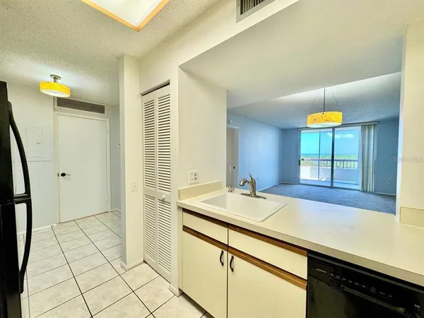 $1,995 | 2333 Feather Sound Drive, Unit B503, Clearwater, FL 33762