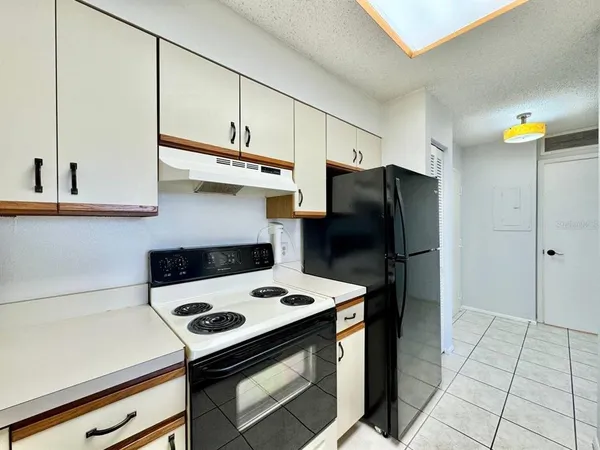 $1,995 | 2333 Feather Sound Drive, Unit B503, Clearwater, FL 33762