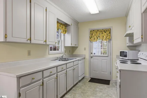 $209,900 | 206 Haltiwanger Road, Greenwood, SC 29649