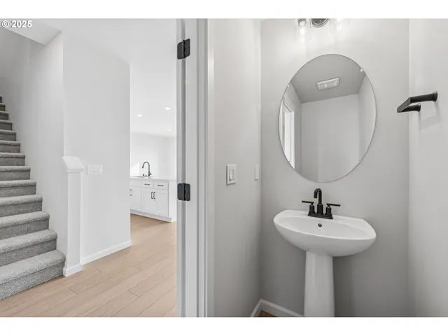 $608,548 | 18109 Northeast 17th Street, Vancouver, WA 98684