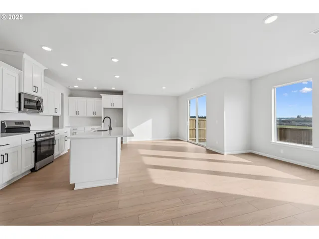 $608,548 | 18109 Northeast 17th Street, Vancouver, WA 98684