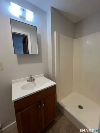 $1,000 | 261 Broad Street, Meriden, CT 06450