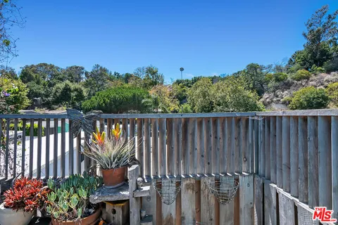 $1,035,000 | 52 Paradise Cove Road, Malibu, CA 90265