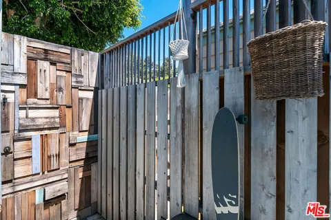 $1,035,000 | 52 Paradise Cove Road, Malibu, CA 90265