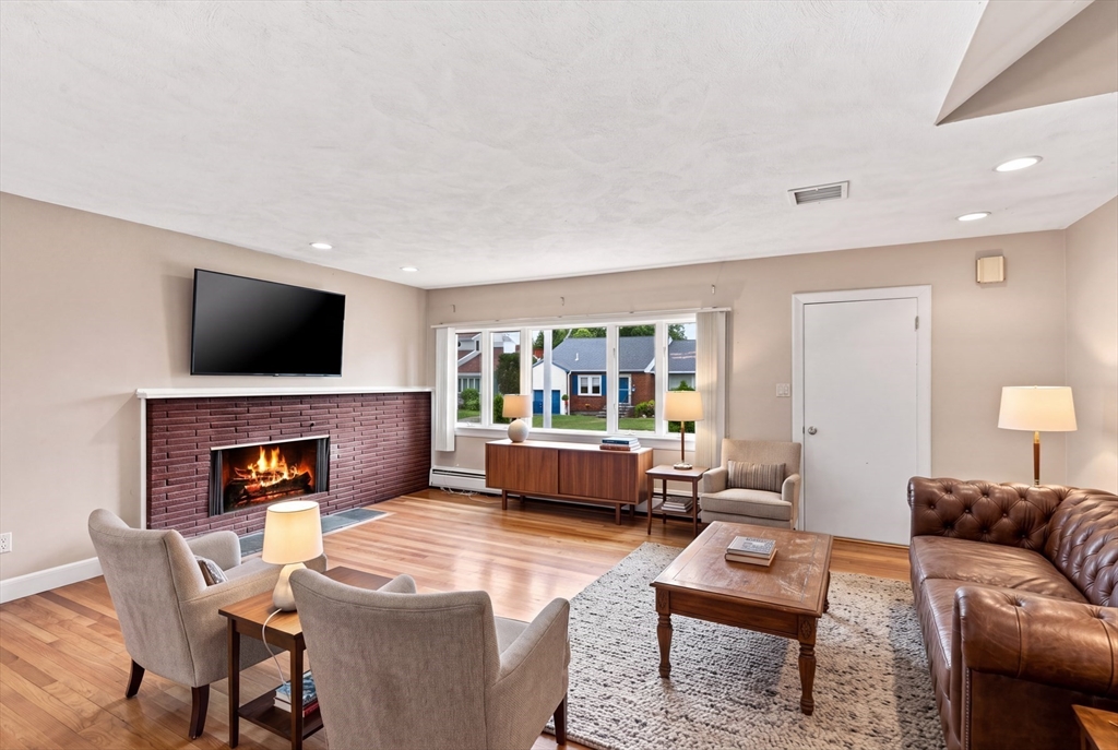 48 Auburndale Road Marblehead, MA 01945 - Photo 6 of 42 Gallery Image 6