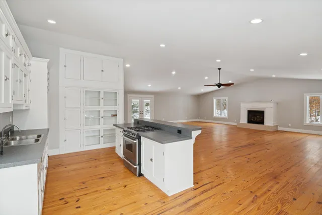 $970,000 | 17490 G-Drive North, Marshall, MI 49068