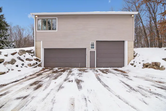 $970,000 | 17490 G-Drive North, Marshall, MI 49068