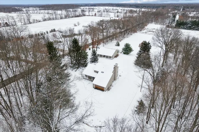 $970,000 | 17490 G-Drive North, Marshall, MI 49068