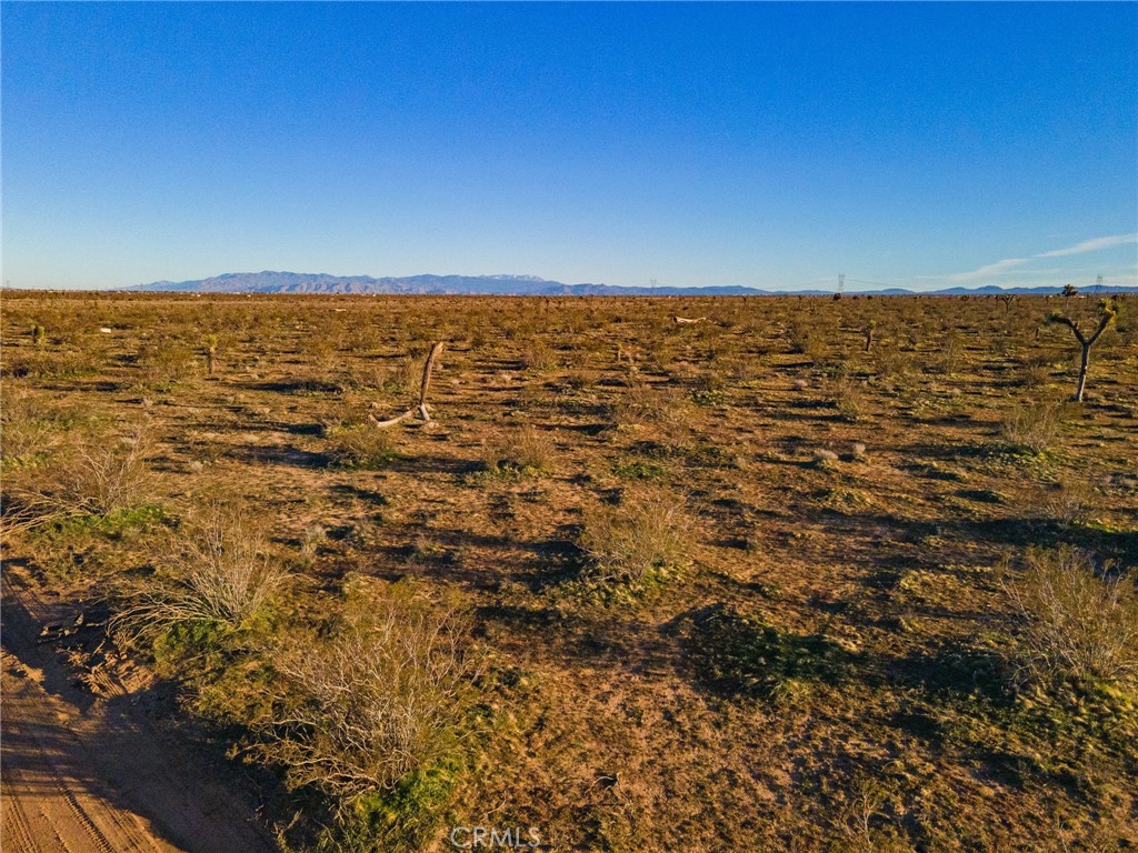 123 Tumbleweed Road Adelanto, CA 92301 - Photo 11 of 23 a view of an ocean