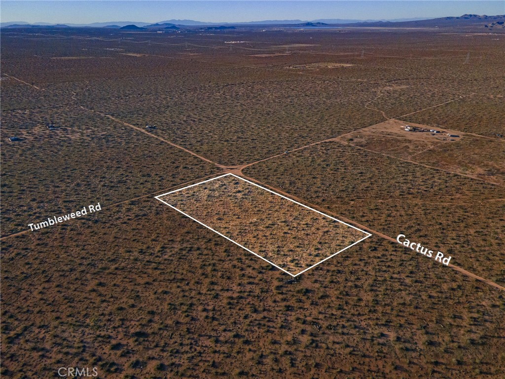 123 Tumbleweed Road Adelanto, CA 92301 - Photo 4 of 23 a view of an ocean